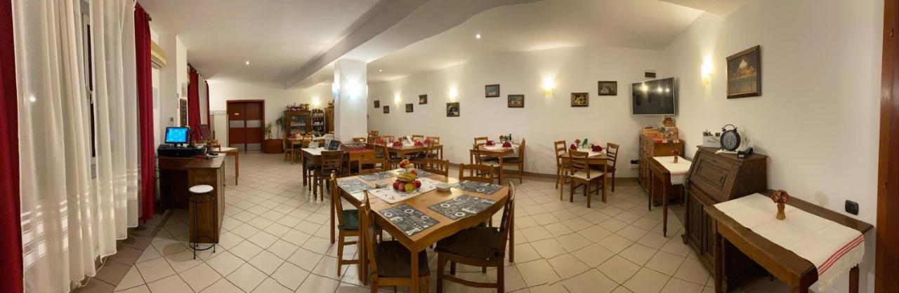 Vila Zoppas Inn Sînnicolau Mare 외부 사진